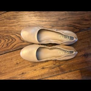 bcbg flats